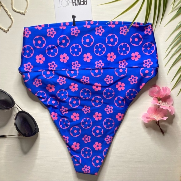 Beach Riot Wavy Floral Kelsey Bandeau Swim Bikini Top | Highway High Rise Bottom - Picture 11 of 15